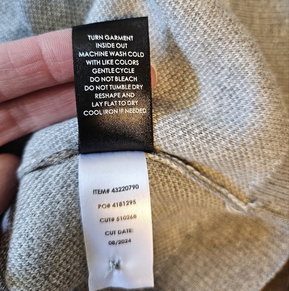 Torrid Long Sleeve Hearts Shrug Gray with Red Rhinestone Hearts 1X - Picture 10 of 12